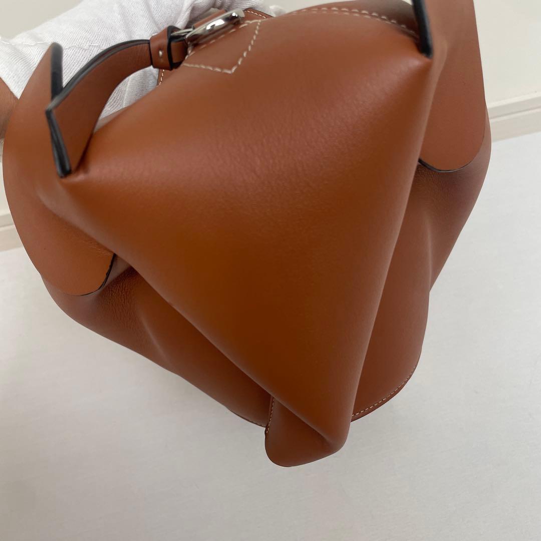 ほぼ未使用【ロエベ】エレファントバッグ ラージ　クラシックカーフ　タン　ブラウン