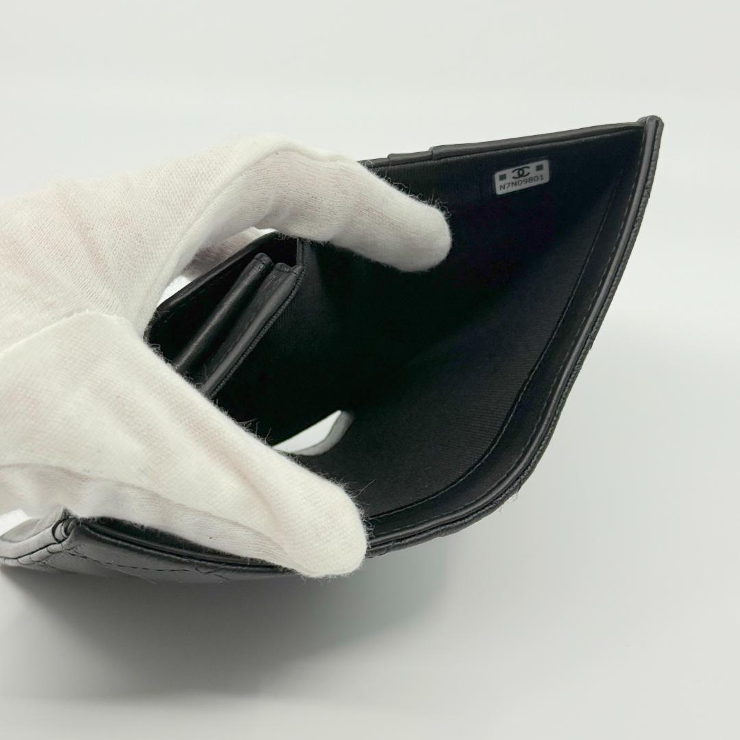 美品　新型　CHANEL シャネル　マトラッセ　ラインストーン　二つ折り財布
