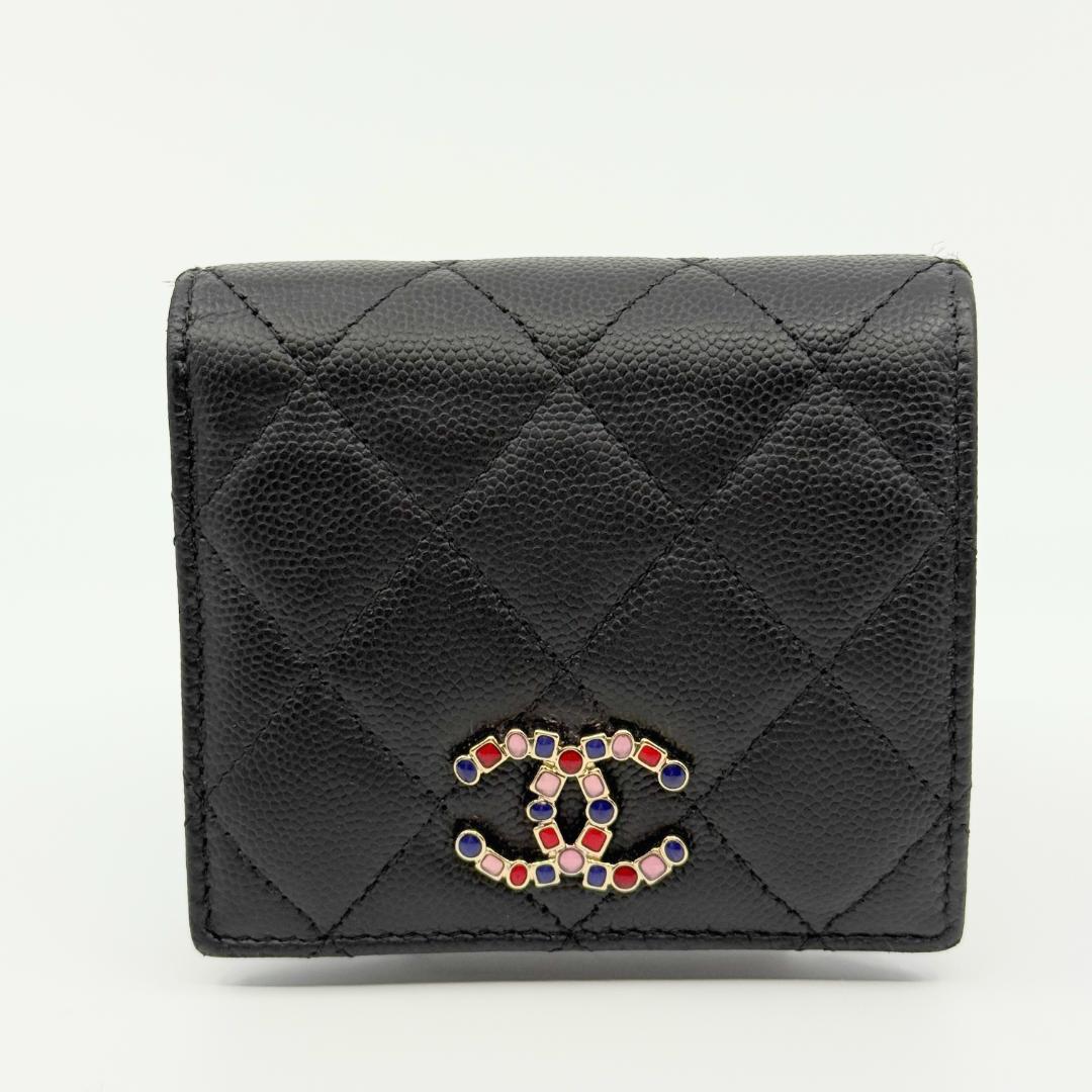 美品　新型　CHANEL シャネル　マトラッセ　ラインストーン　二つ折り財布