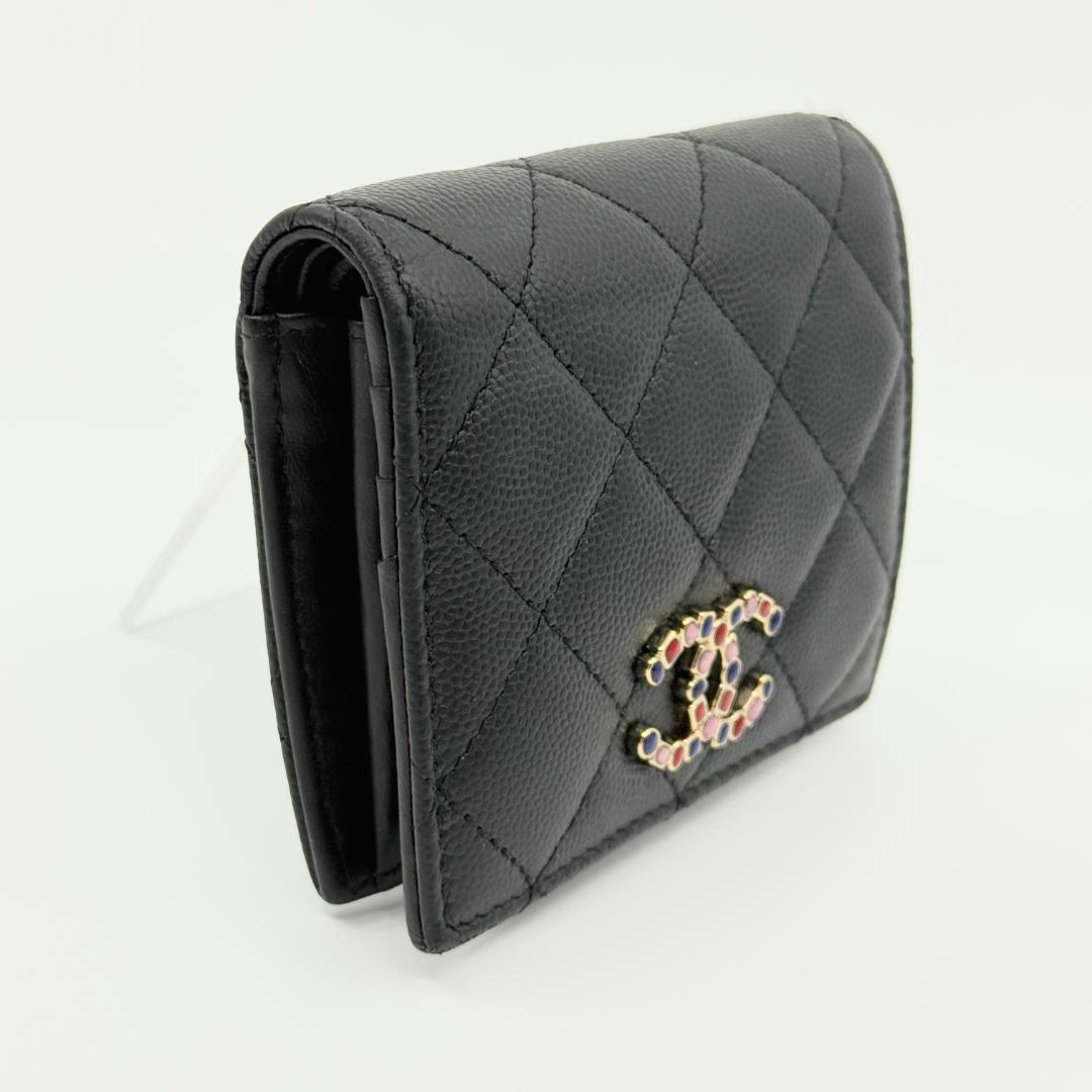 美品　新型　CHANEL シャネル　マトラッセ　ラインストーン　二つ折り財布