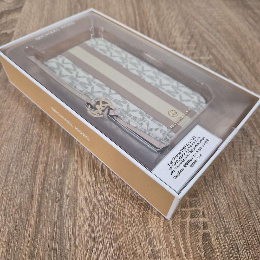 iPhone17 マイケルコース ブックタイプwith タッセルチャーム