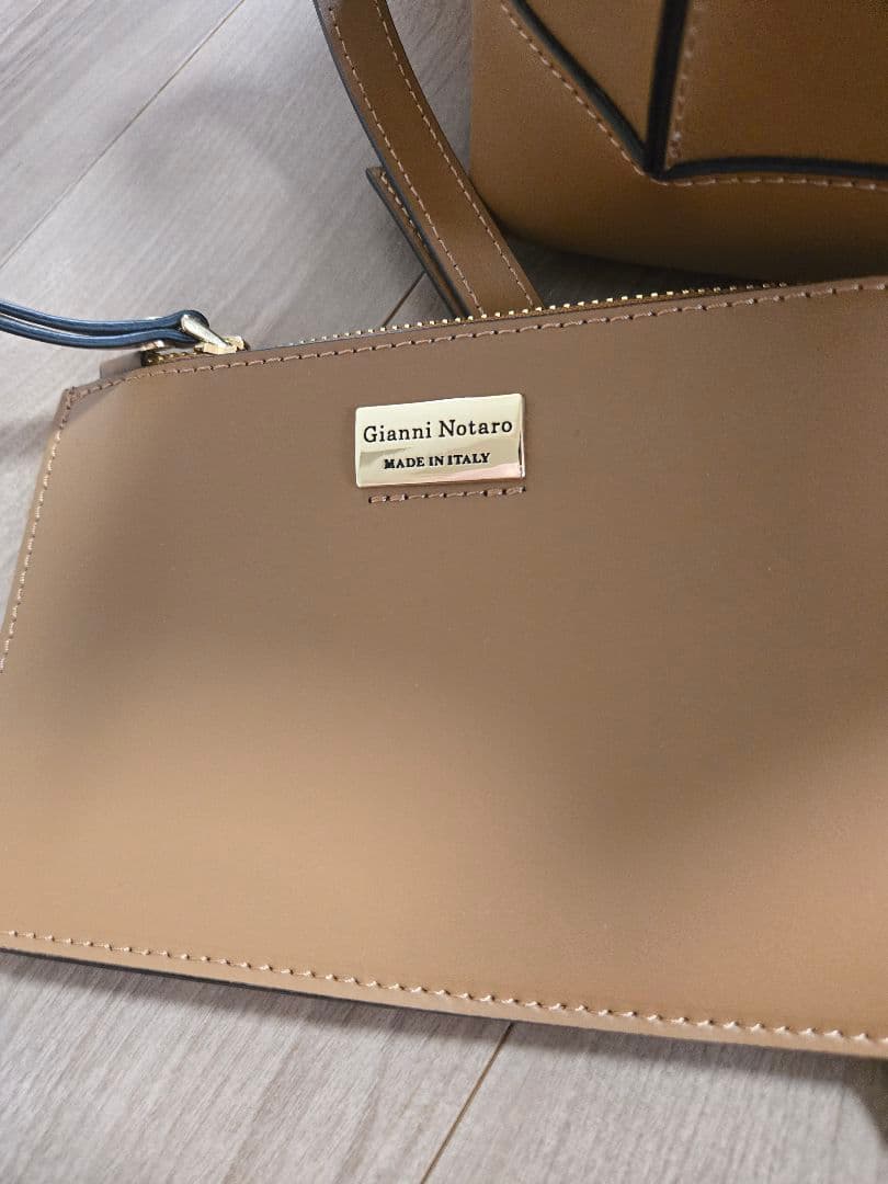 ジャンニノターロ　ブラウン バケットバッグ ポーチ付き