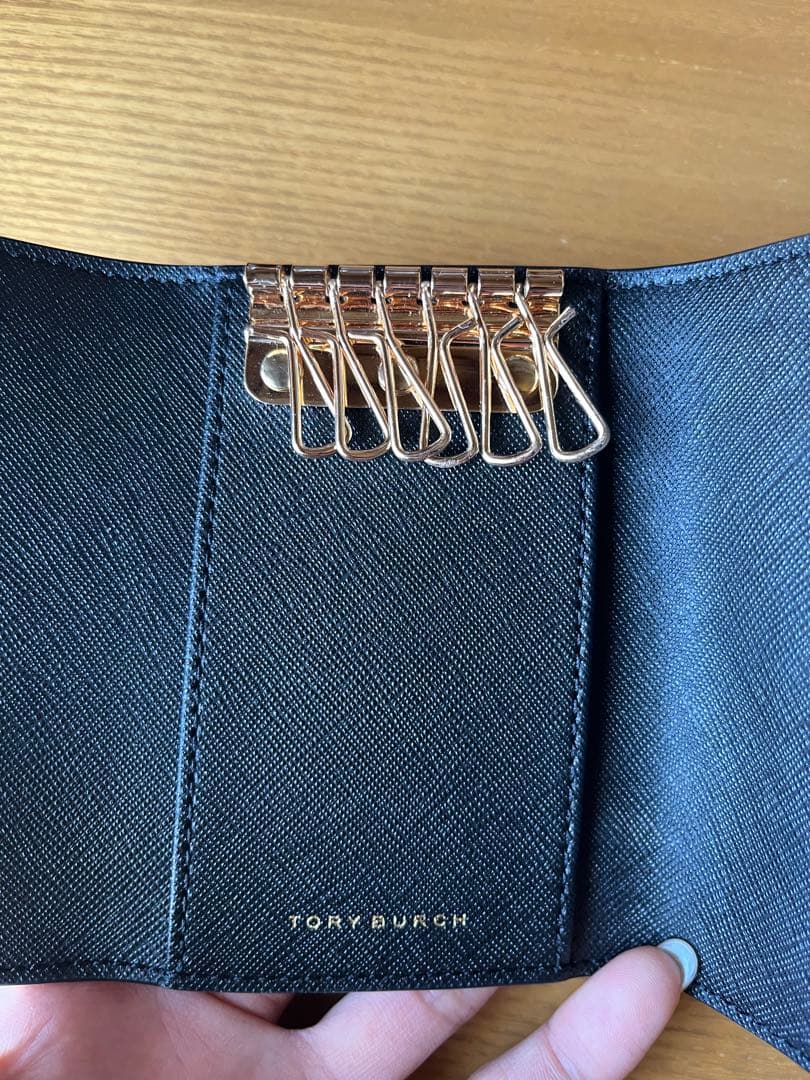 TORY BURCH ブラック レザー キーケース（ショッパー付き）