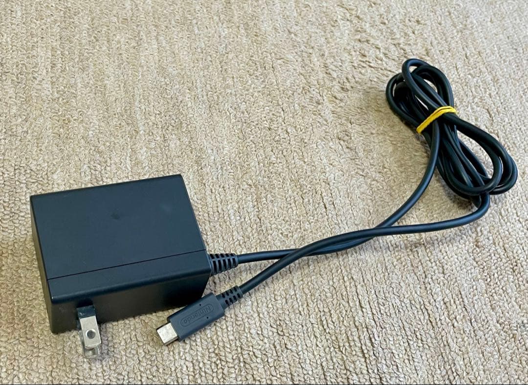 Nintendo Switch Lite コーラル　ピンク　本体　スイッチライト