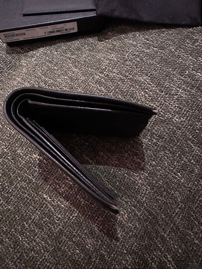 SAINT LAURENT PARISクロコ型押しレザー財布