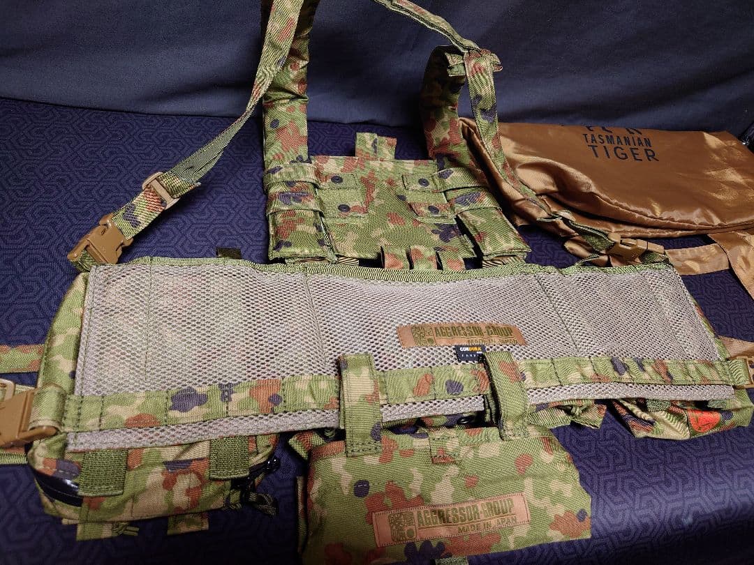 【中古品】AGGRESSOR GROUP チェストリグ 日本製 迷彩