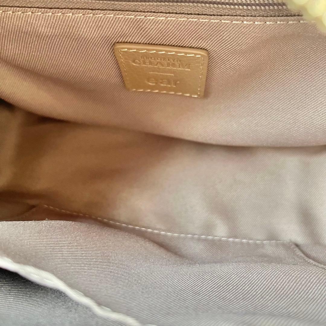 イアパピヨネ ブルックリンチャーム キリン スクエアショルダーバッグ モカ