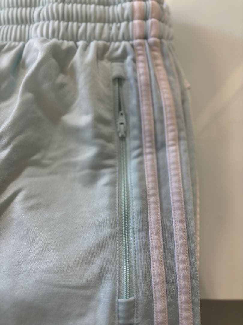 ナヨン着用　adidas セットアップ ジャージ トラックジャケットパンツ水色L