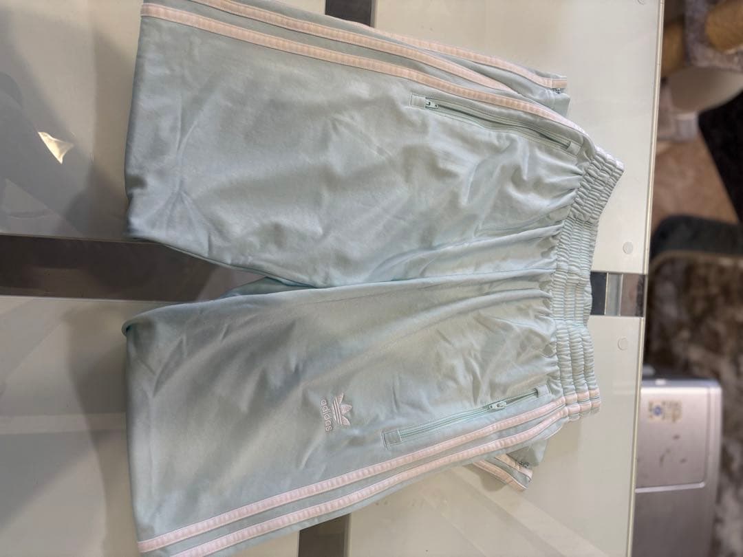 ナヨン着用　adidas セットアップ ジャージ トラックジャケットパンツ水色L