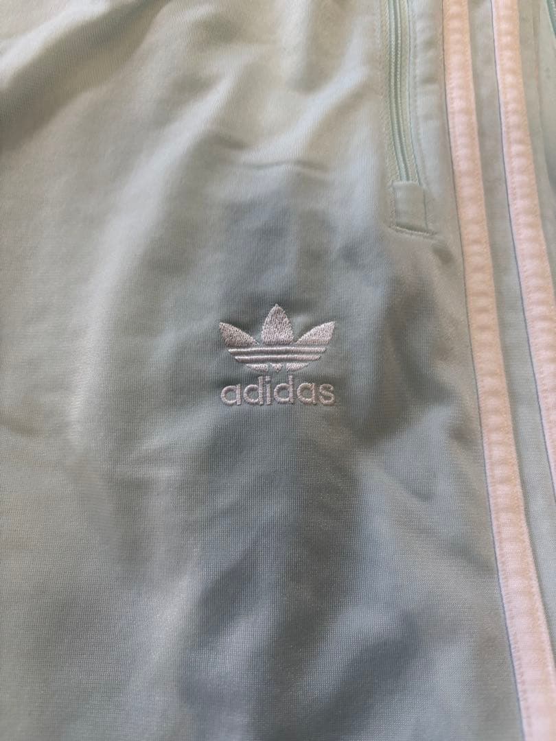 ナヨン着用　adidas セットアップ ジャージ トラックジャケットパンツ水色L