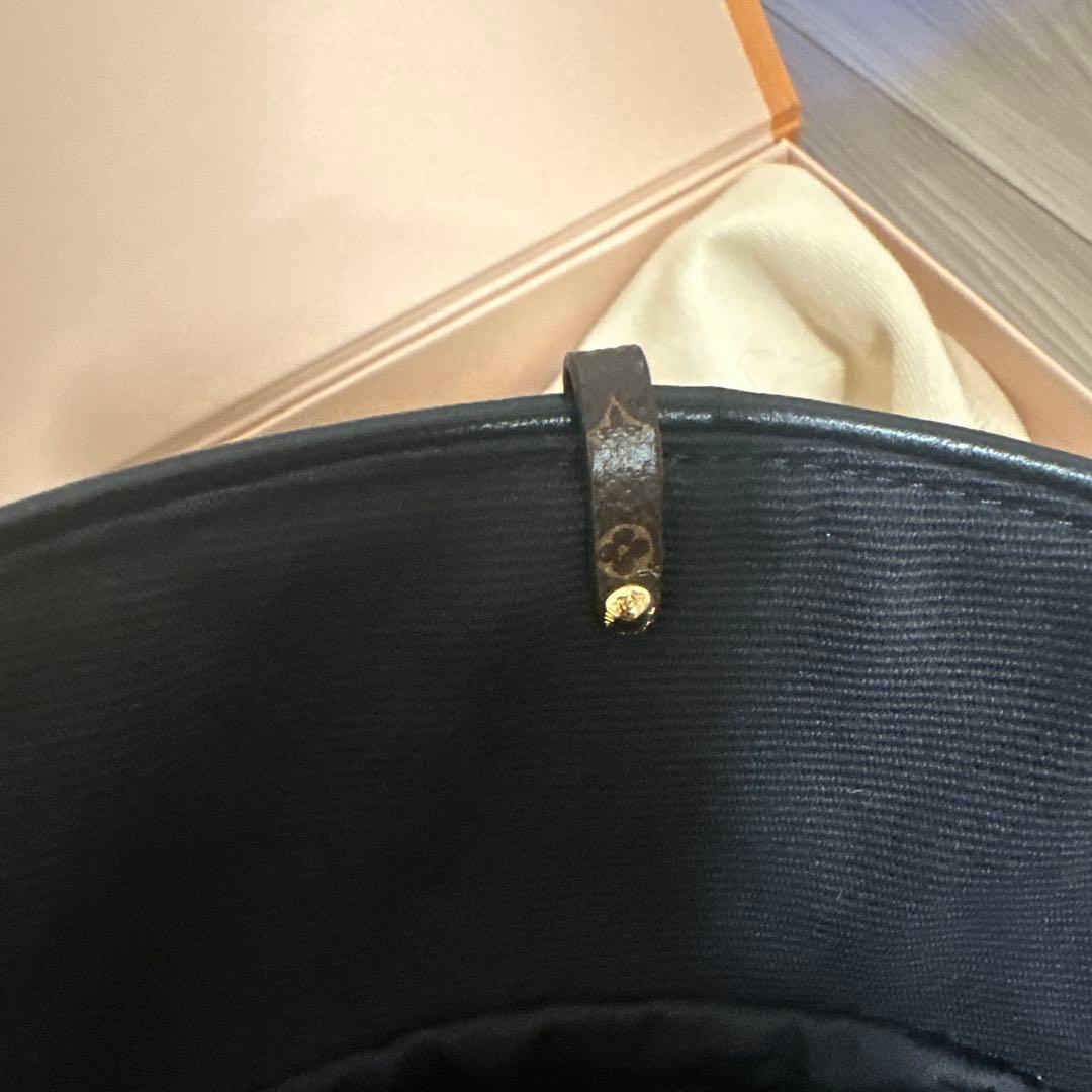 ルイヴィトン モノグラム バケットハット M7054M ブラック 正規品 箱付き