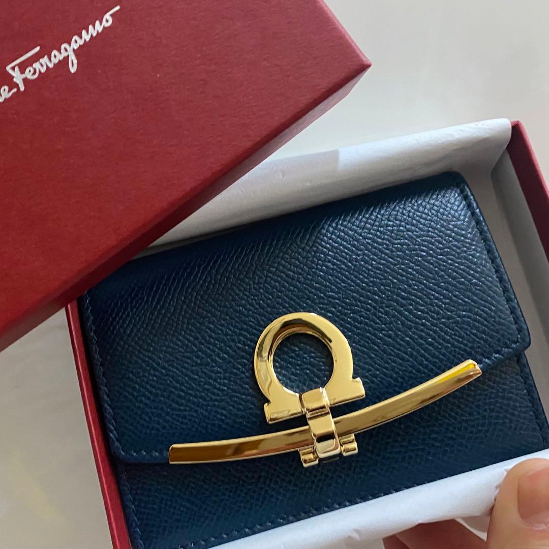 サルヴァトーレ フェラガモ　名刺入れ　カードケース