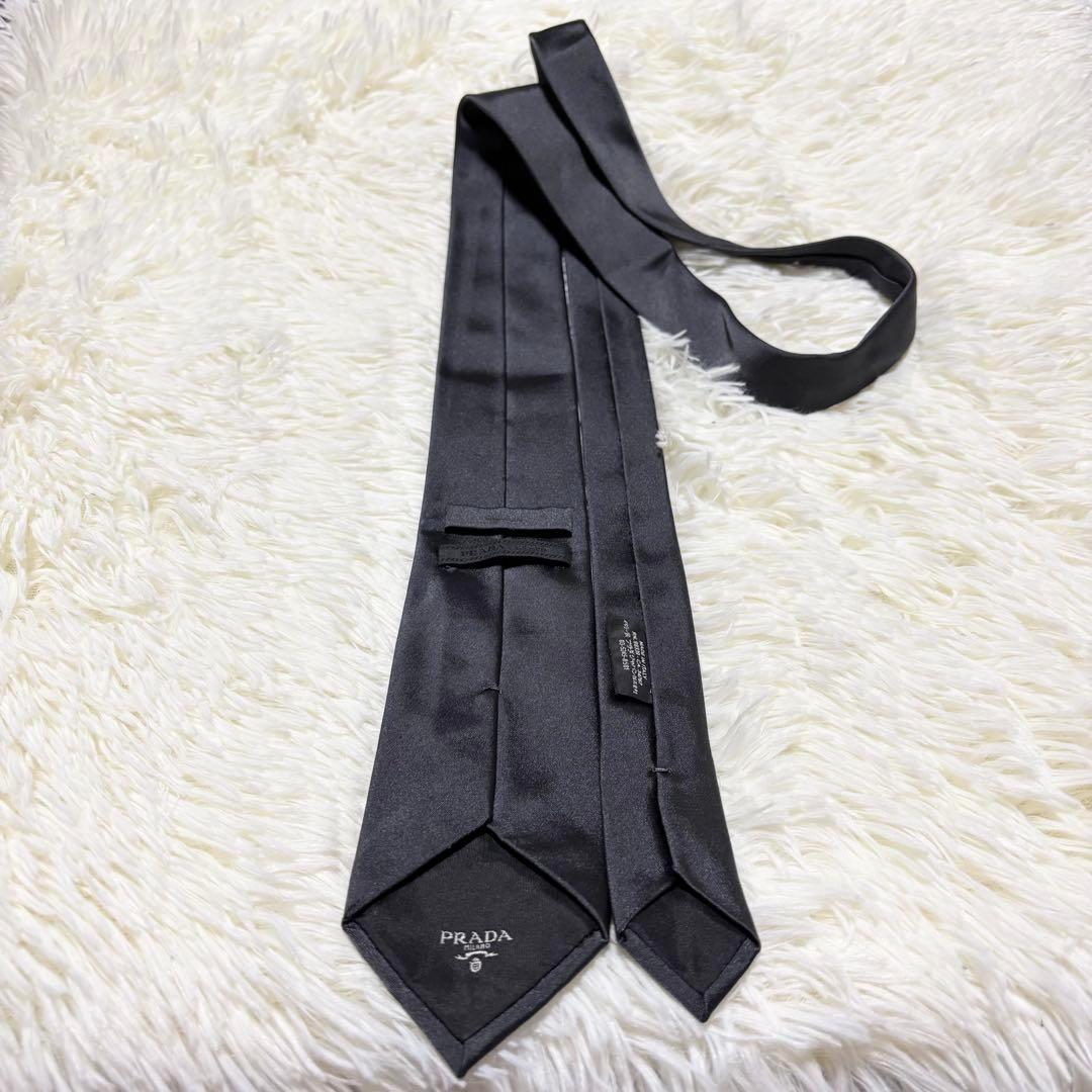 【極美品】PRADA ネクタイ　ソリッド　ロゴ　無印　グレー