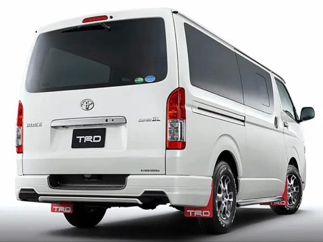 【新品未使用品】TRD ハイエース マッドフラップ　4枚セット