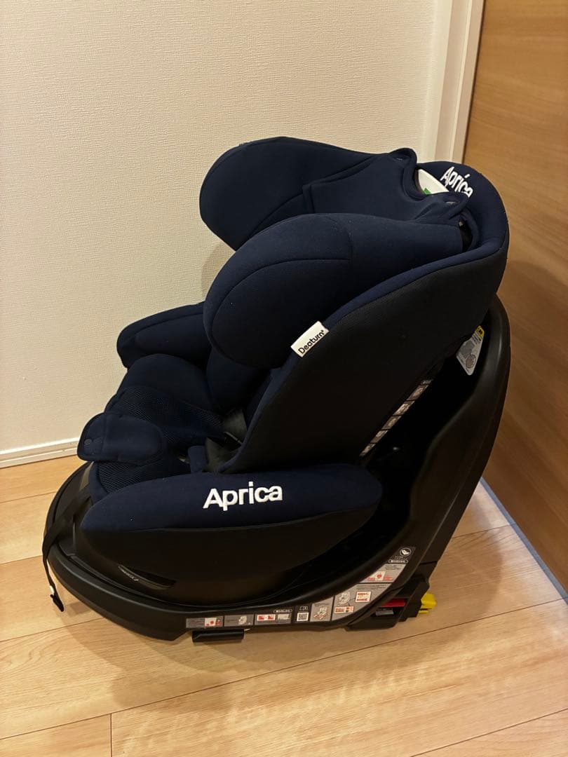Aprica 美品　回転式チャイルドシート ネイビー