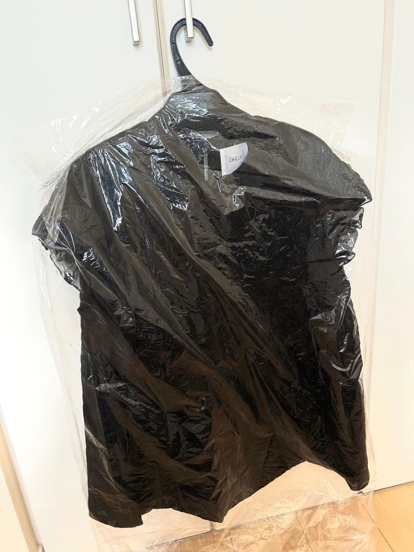 【新品未使用タグ付き】ohga FLEUR ブラウス 半袖 ブラック