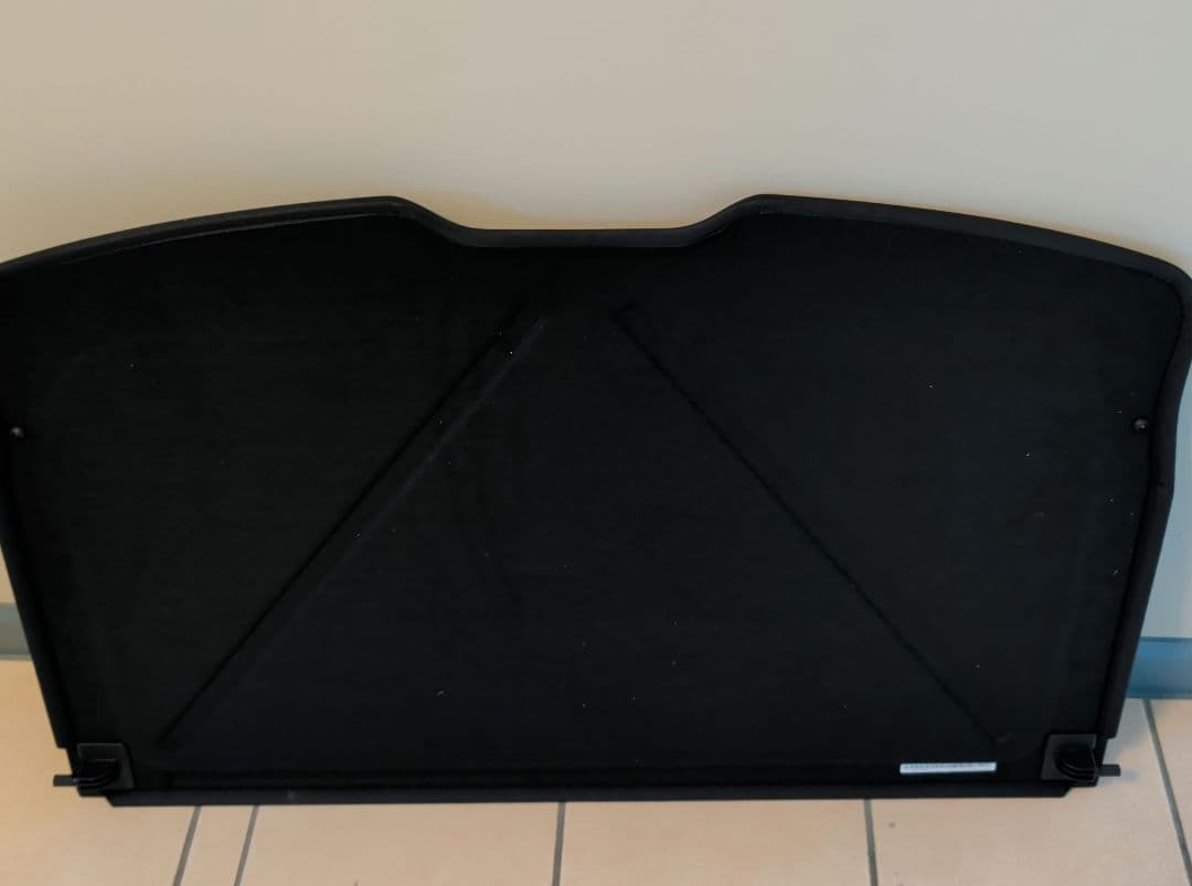 ポルシェ純正 マカン（95B） ラゲッジカバー（トノカバー）