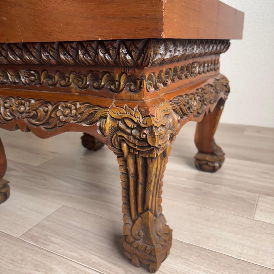 木彫りサイドテーブル 飾り台 アジア家具 カービング 猫足