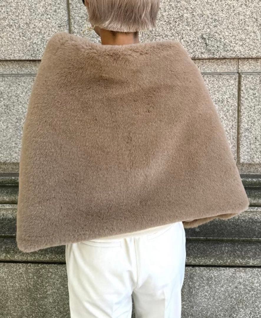 JENNE リッチボリューム ファーケープ 今期 新品タグ付！ 2025年購入