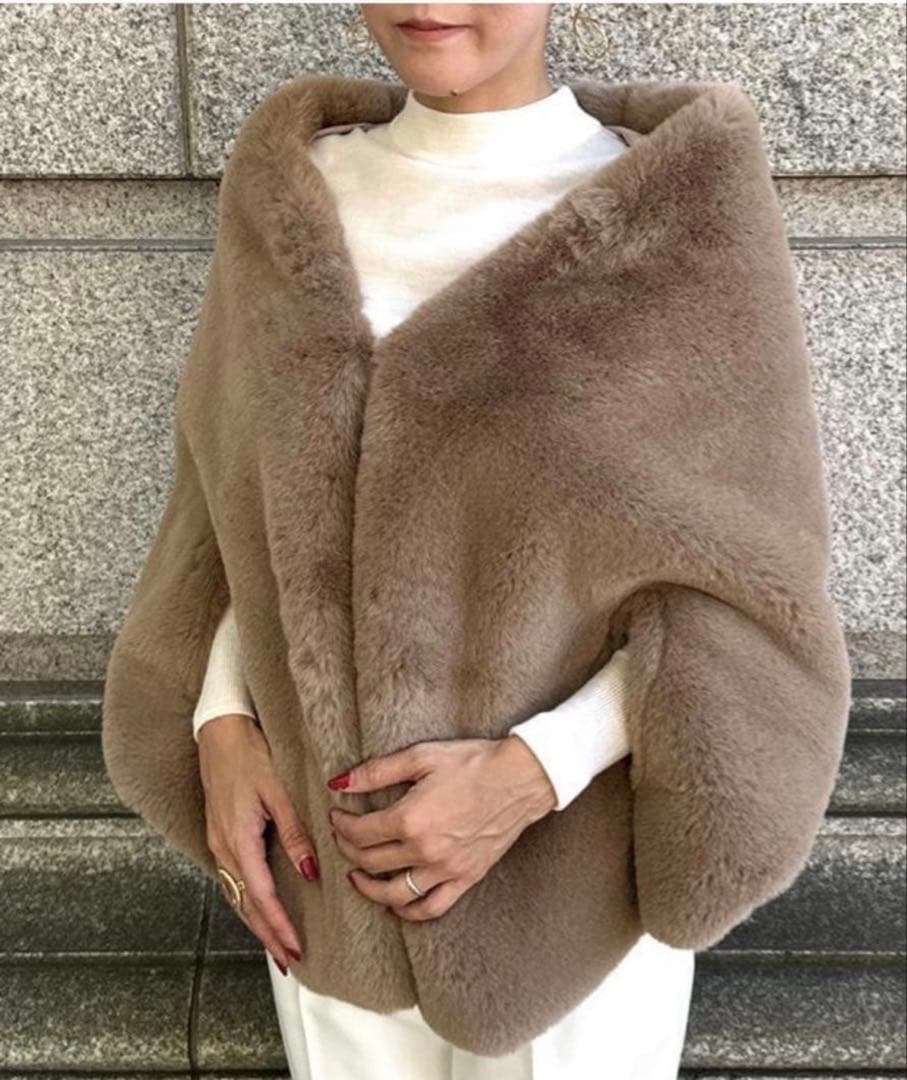 JENNE リッチボリューム ファーケープ 今期 新品タグ付！ 2025年購入