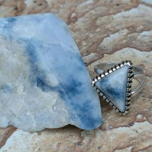 ハンドメイドの入りコン沢翡翠リング　コン沢リング　一点物