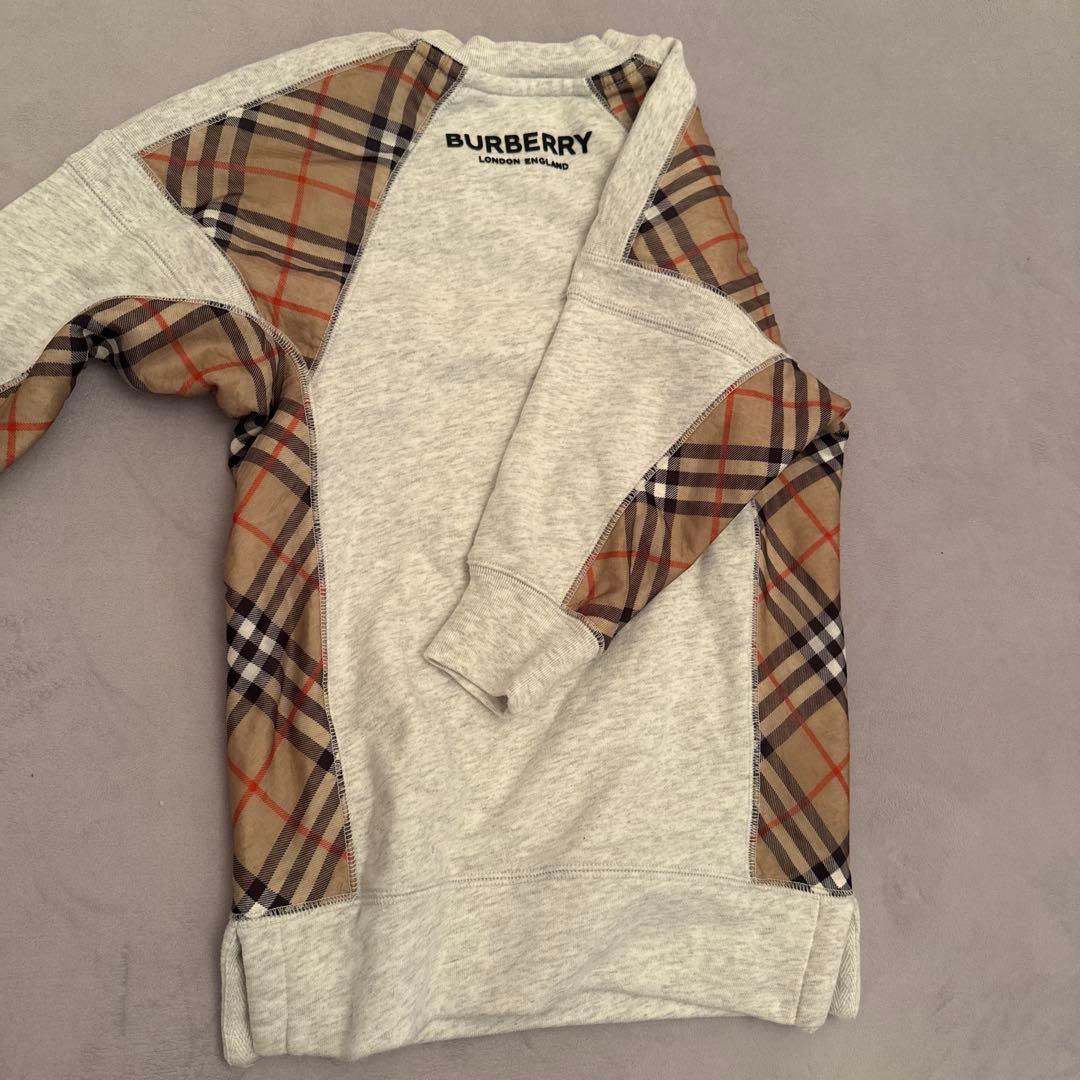バーバリー　BURBERRY グレー トレーナー　4Y
