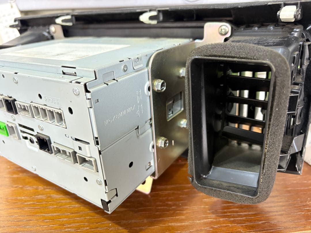 ホンダ純正　Gathers VXM-135VFNi 9インチ　カーナビ