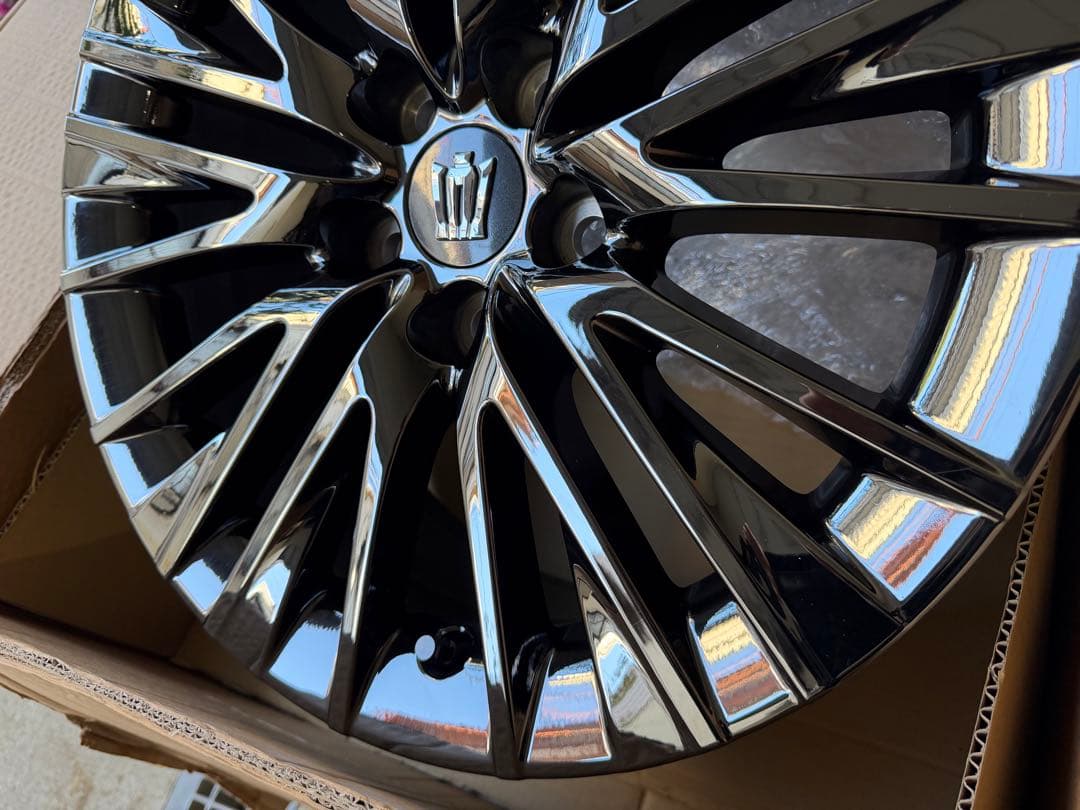 220系クラウン　スポーツ　スタイル　ブラックスパッタリング　Gエグゼクティブ②