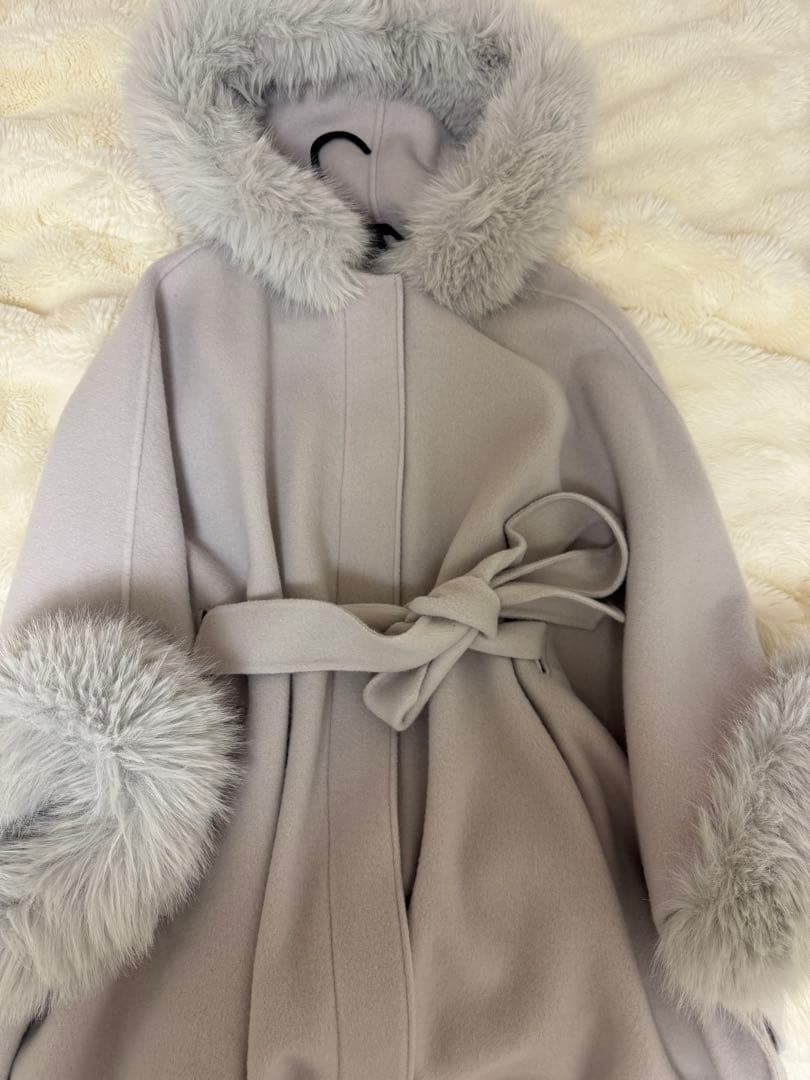 セルフォード2025年新作 ファーポンチョコート　LGRY