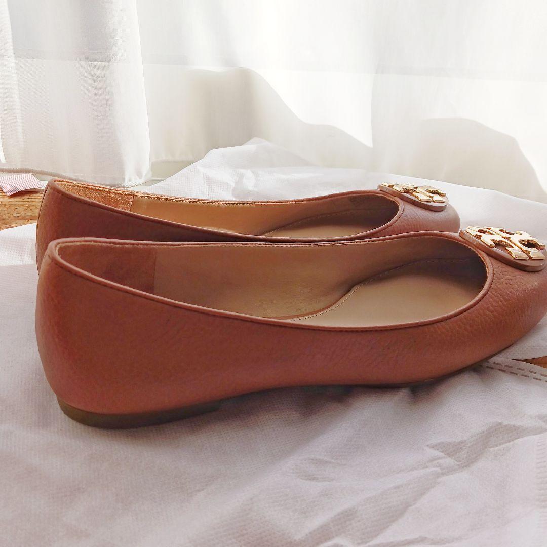 Tory Burch キャメル フラットシューズ