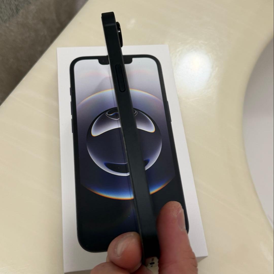 iPhone16e 256GB ブラック SIMフリー 美品