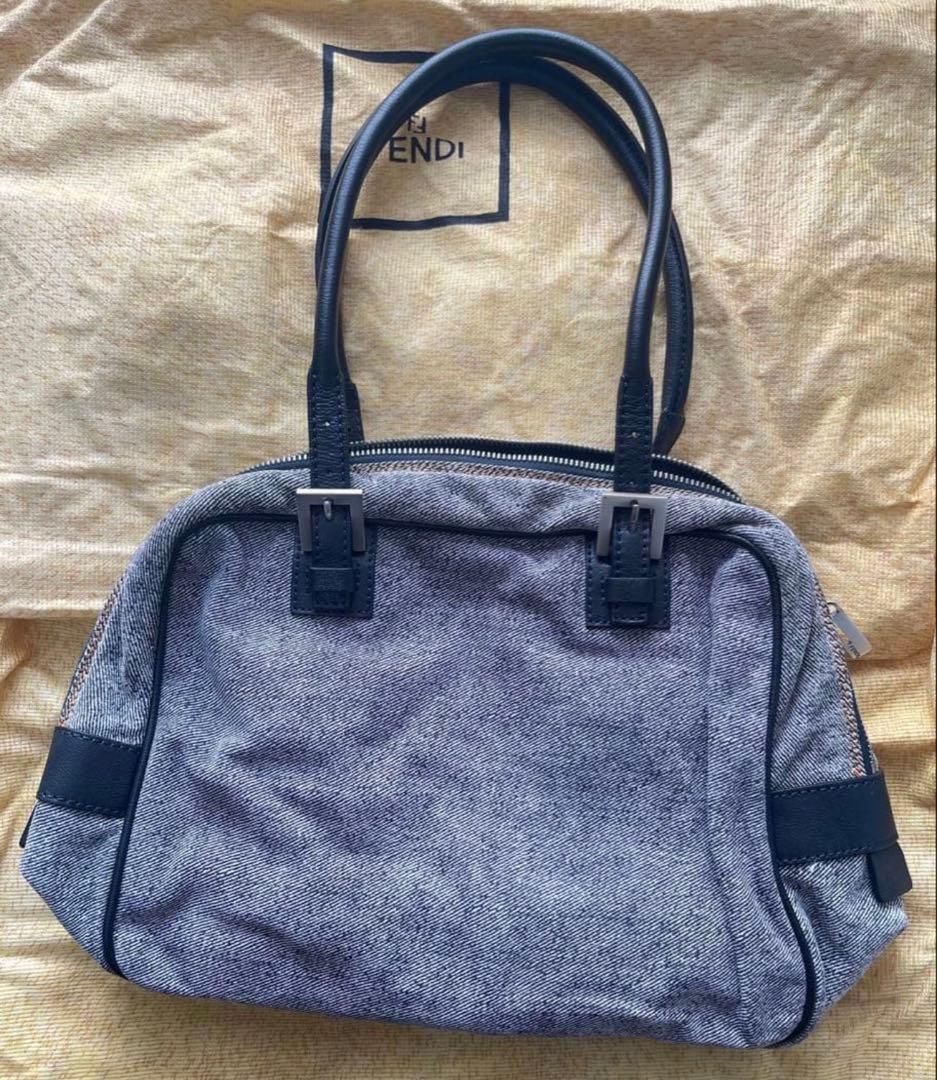 FENDI グレー キャンバス ショルダーバッグ