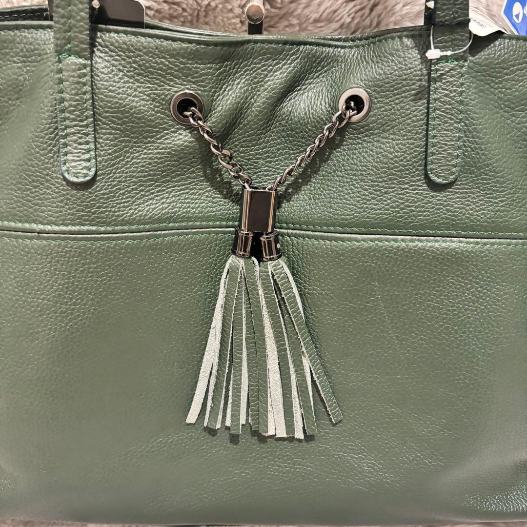新品未使用 イタリア製 本革 ★グリーン タッセル付き 大型トートバッグ