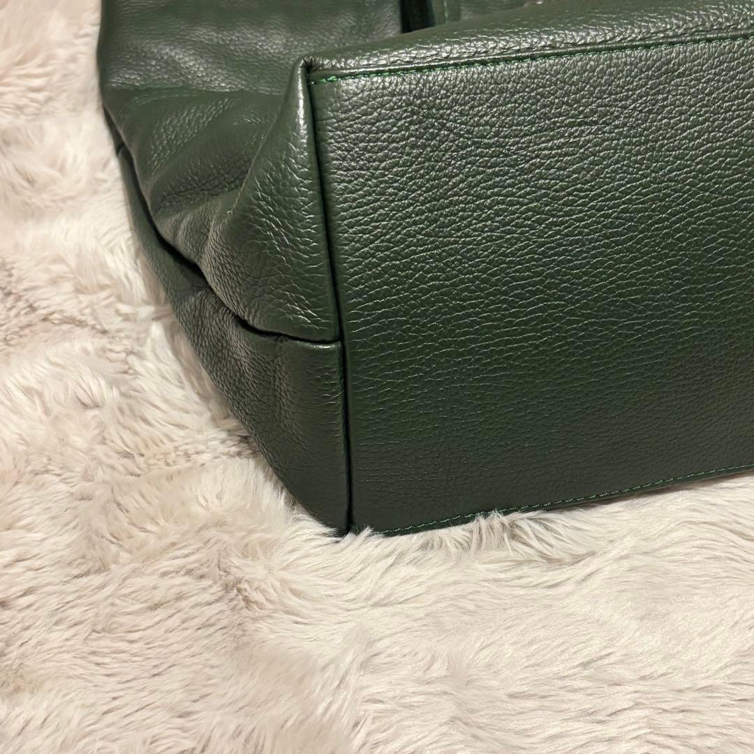 新品未使用 イタリア製 本革 ★グリーン タッセル付き 大型トートバッグ