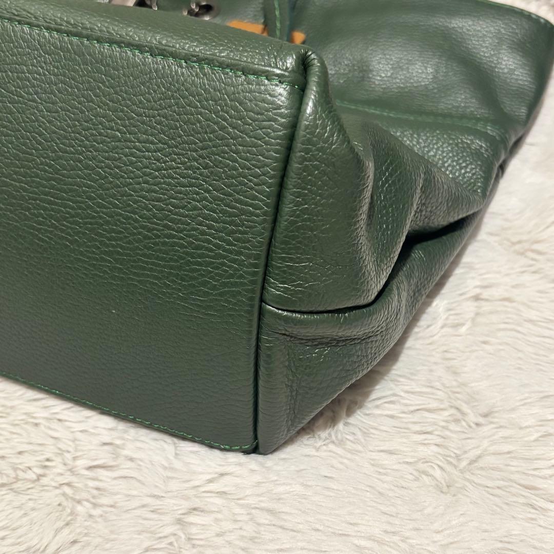 新品未使用 イタリア製 本革 ★グリーン タッセル付き 大型トートバッグ