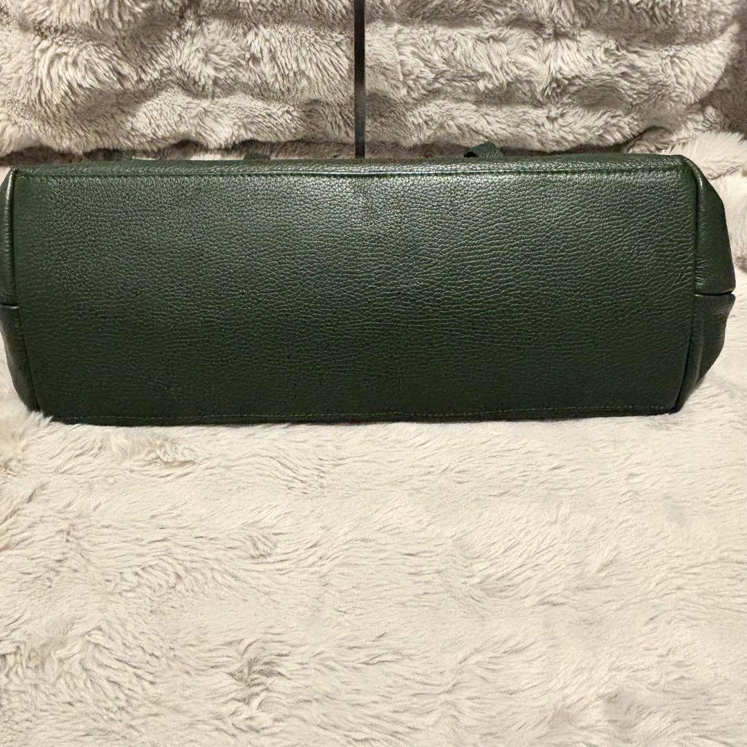 新品未使用 イタリア製 本革 ★グリーン タッセル付き 大型トートバッグ