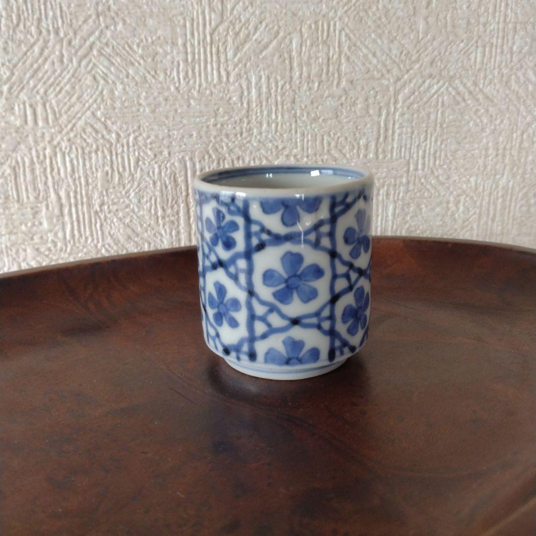 古伊万里染付氷裂小花文覗き猪口