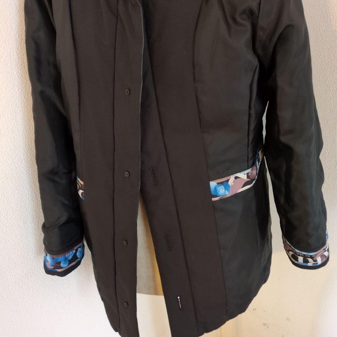 ブラックフード付きロングコート