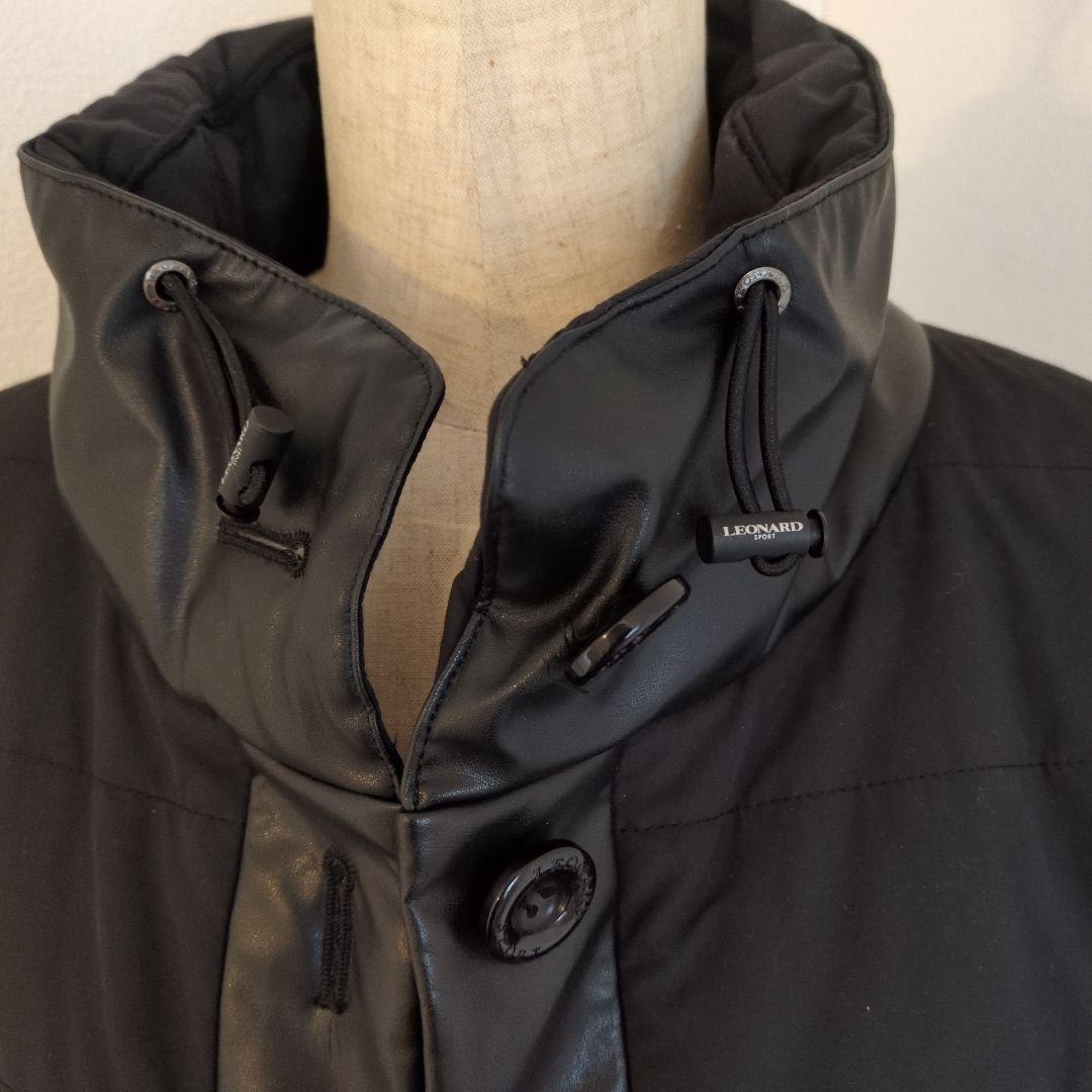 ブラックフード付きロングコート