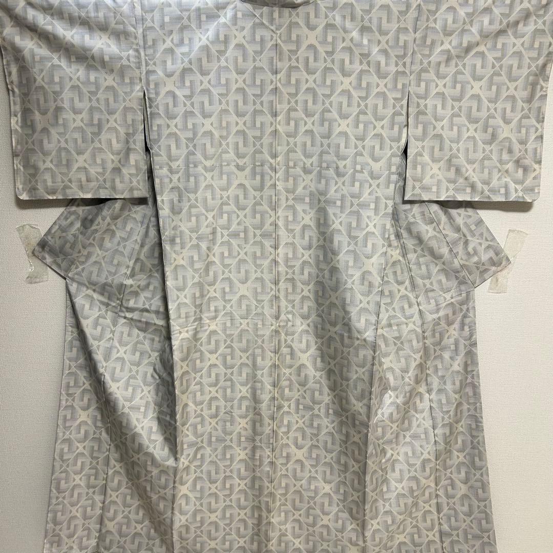 逸品！！　都喜ヱ門　本場白大島紬　着物　幾何学柄　着物スキ倶楽部　６３７
