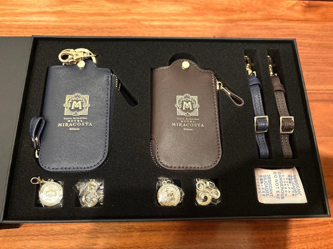 新品　未使用　ホテルミラコスタ　本革キーケース　箱付き