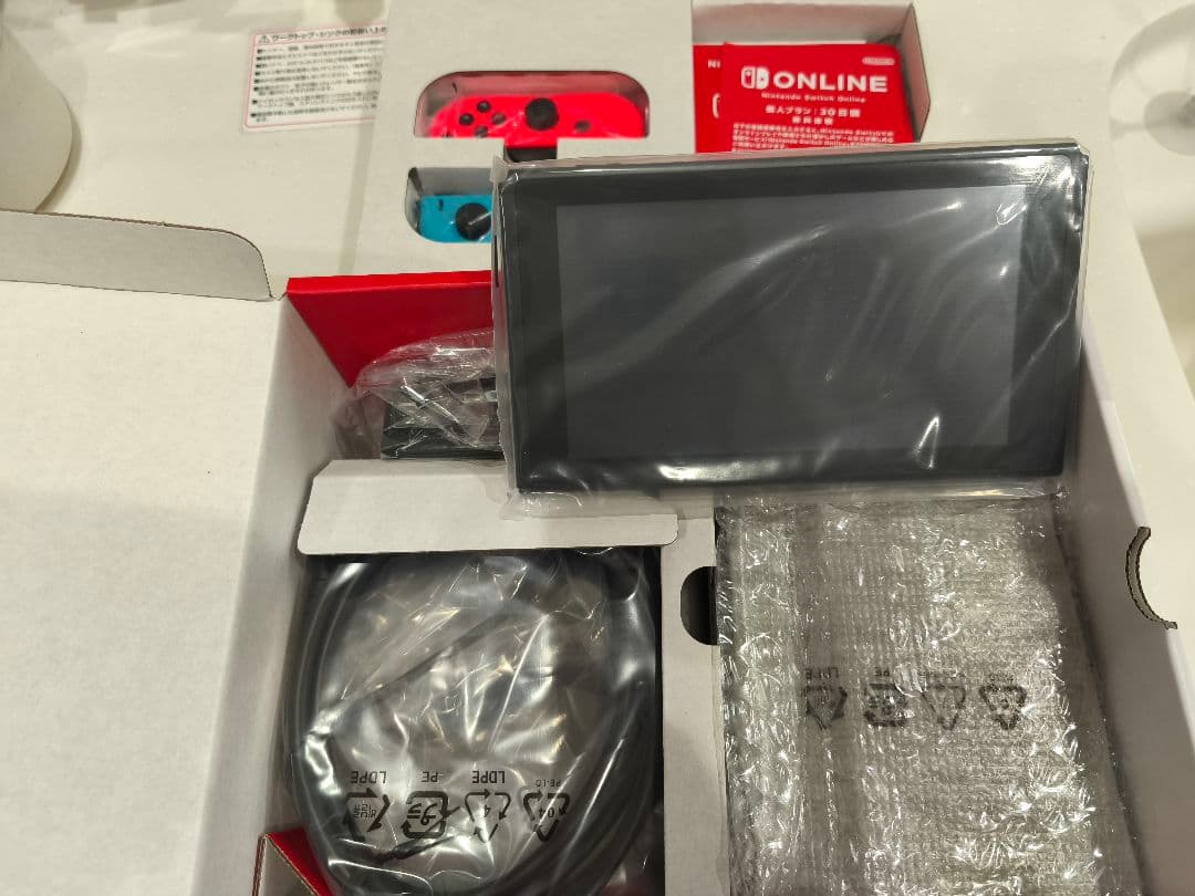 Nintendo Switch 本体 赤/青 Joy-Con付き 新品未使用