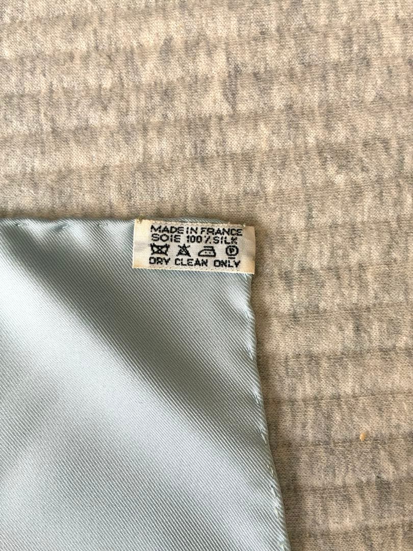 美品　エルメス カレ90　スカーフ　シャンティ城馬の博物館 ライトブルー　シルク