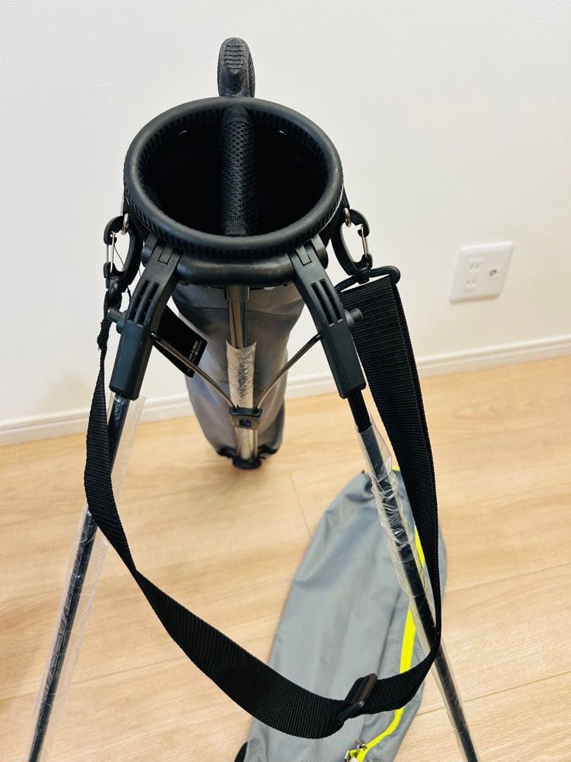 TaylorMade セルフスタンドケース　グレー、イエロー