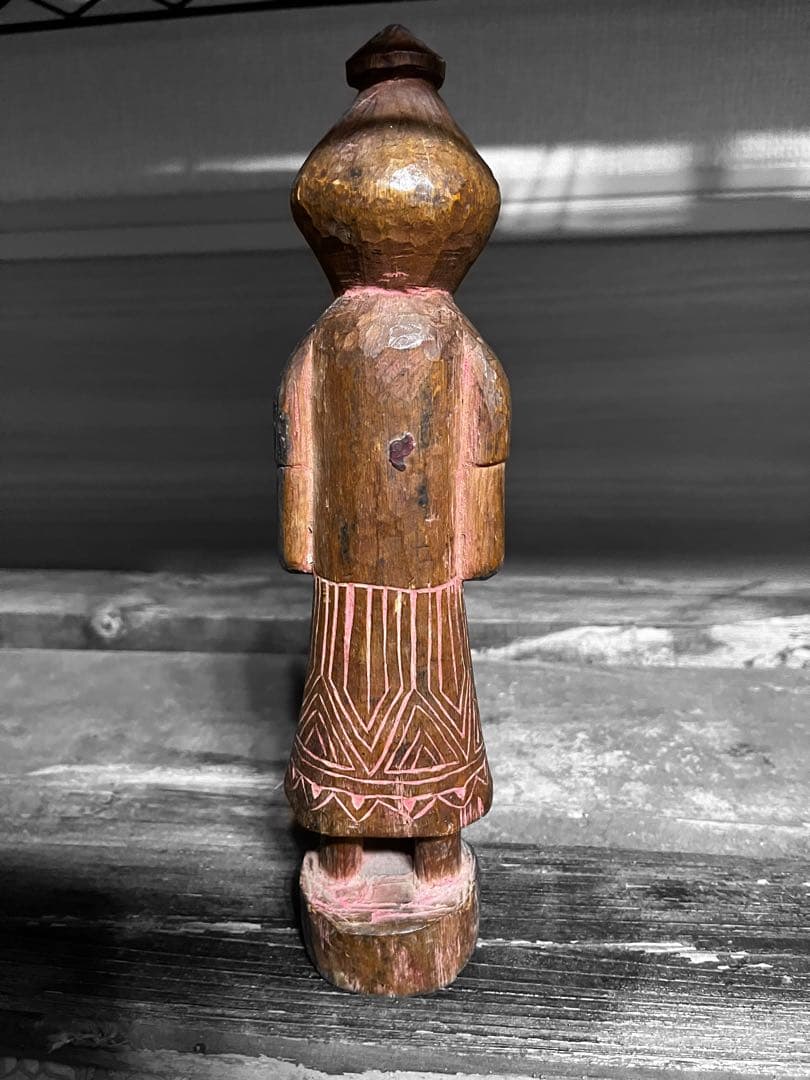 木彫　人形代　ネパール　シャーマン　民間信仰　信仰物