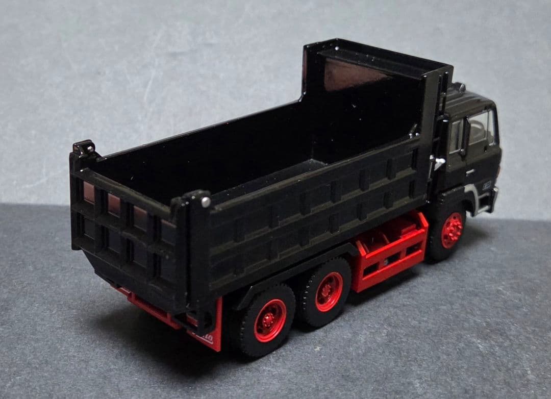 DBGT 1/64 日野 スーパードルフィン ダンプ トラック グリーン 黒