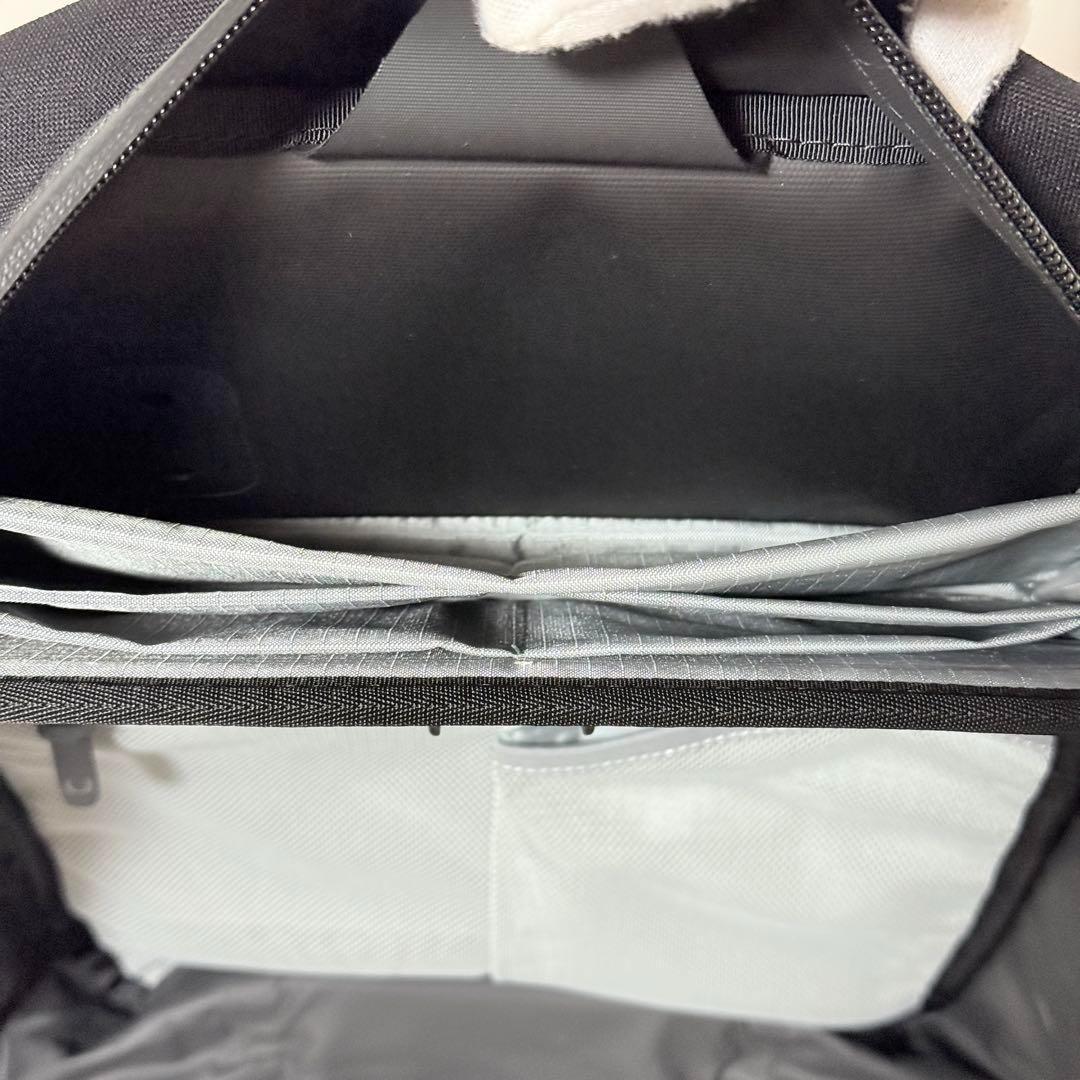 未使用✨ブラックエンバー　シャドウ　バックパック　防水　22L 黒　2way