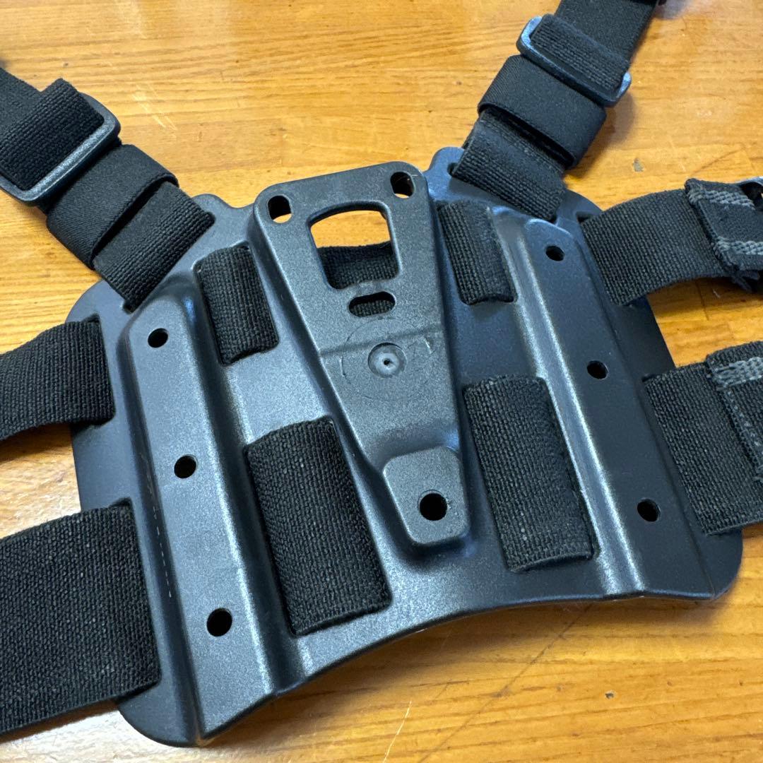 ブラックホーク　グロック用ホルスター　レッグプラットフォーム　セット