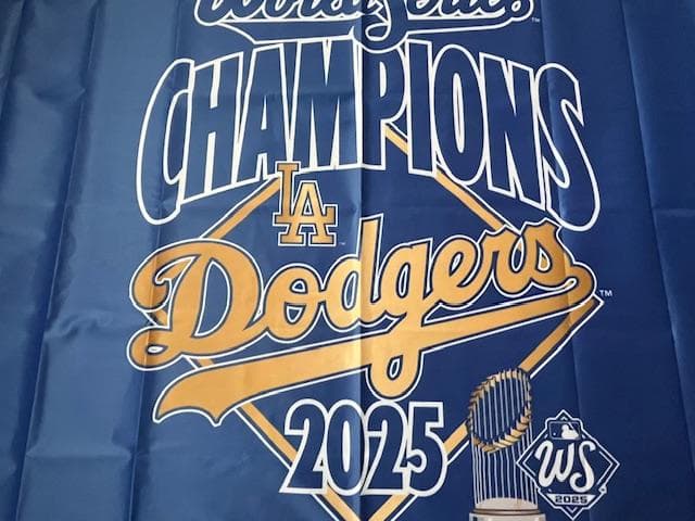 大谷翔平ドジャースWS2025優勝記念ロッカーROOM球団公認フラッグUS限定
