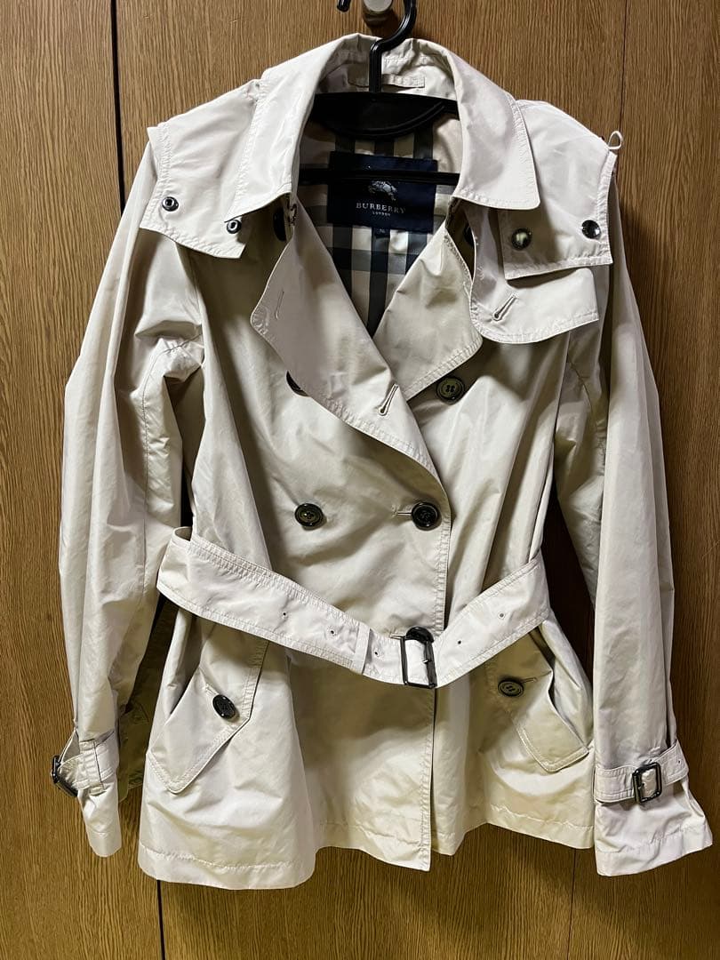 バーバリー　BURBERRY　美品　トレンチコート　フード付き　ベージュ　38